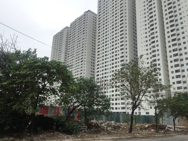 Chung cư giá rẻ nhếch nhác vì chợ cóc, hàng quán, ách tắc giao thông ảnh 3